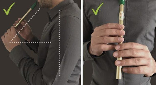 How to hold the tin whistle